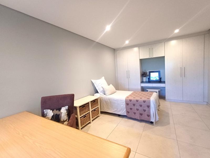 7 Bedroom Property for Sale in Valmary Park Western Cape